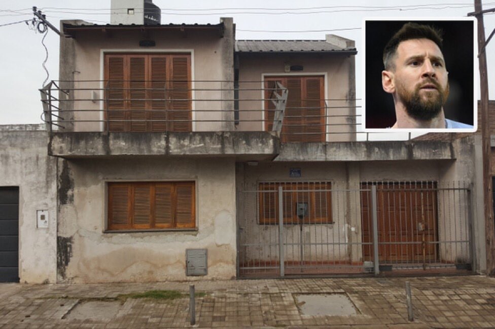 The childhood homes of famous people before they were famous:

1. Lionel Messi (Rosario, Argentina)