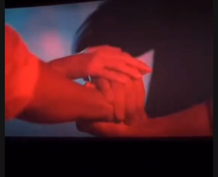 Onur: Bu işte birlikteyiz.
Mert: Birlikteyiz.
Burak: Birlikteyiz.
Zeynep. Birlikteyiz.
#KarantinaFilmOluyor @beyzaalkoc