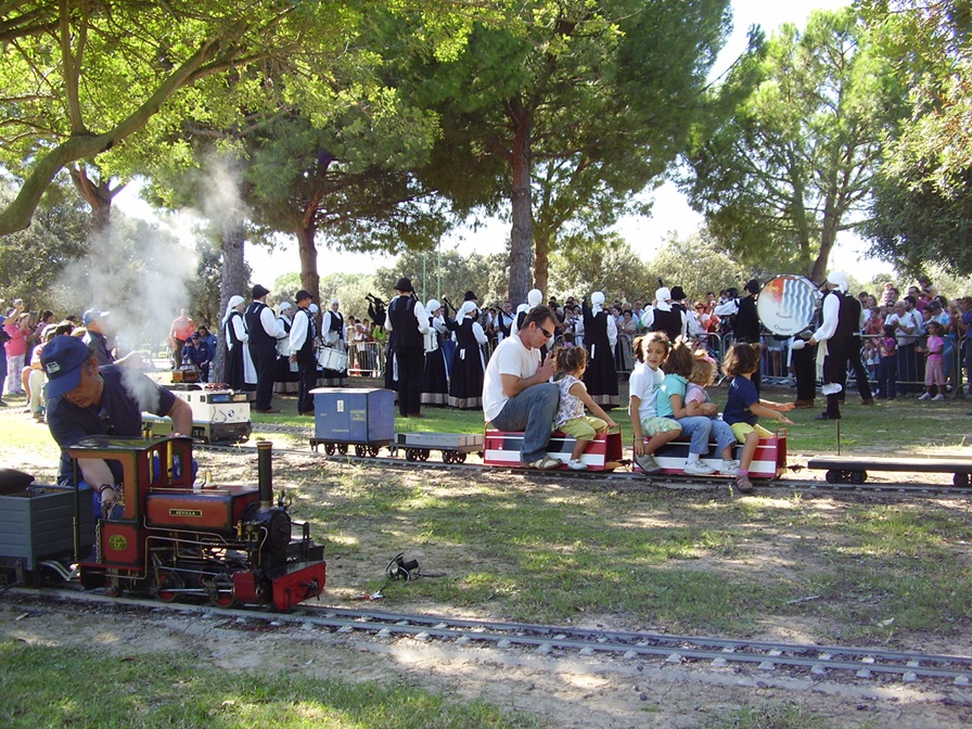 ParqueAlamillo's tweet image. Fines de semana en #ParqueAlamillo, diversión para todos con el Pequeño ferrocarril todos los domimgos desde las 11:00 h.
🚂goo.gl/maps/7EVKz6VRM…
@Rocio_DiazJ  @Sevillaclp
@Ayto_Sevilla @SevillaOcio @AAVVSanJeronimo @a_dondeir @JuntaSevilla @FomentoAND