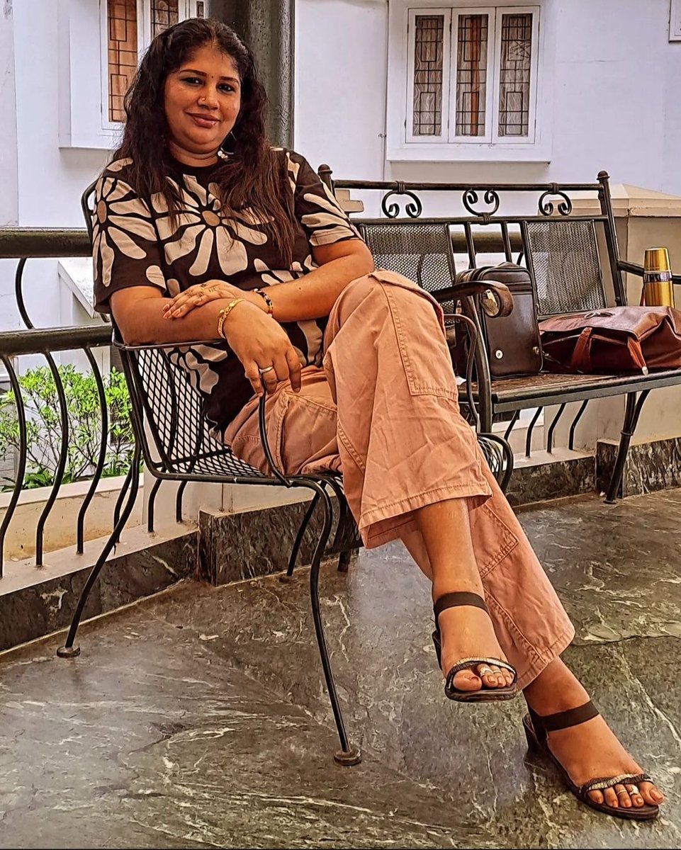 Me :-Mam inimelu neenga solrathu lam seiya mudiyathu 

M.I.L  :- Aniku night un Wife ilatha apo en j@tti ya nakunala athu ena jatti

Me :- Athu pink mam 3 days achu clean pani kodu nu soninga naa tha night fulla en vaai la soak pani clean panne

M.I.L :- Antha Video enta iruku 😂