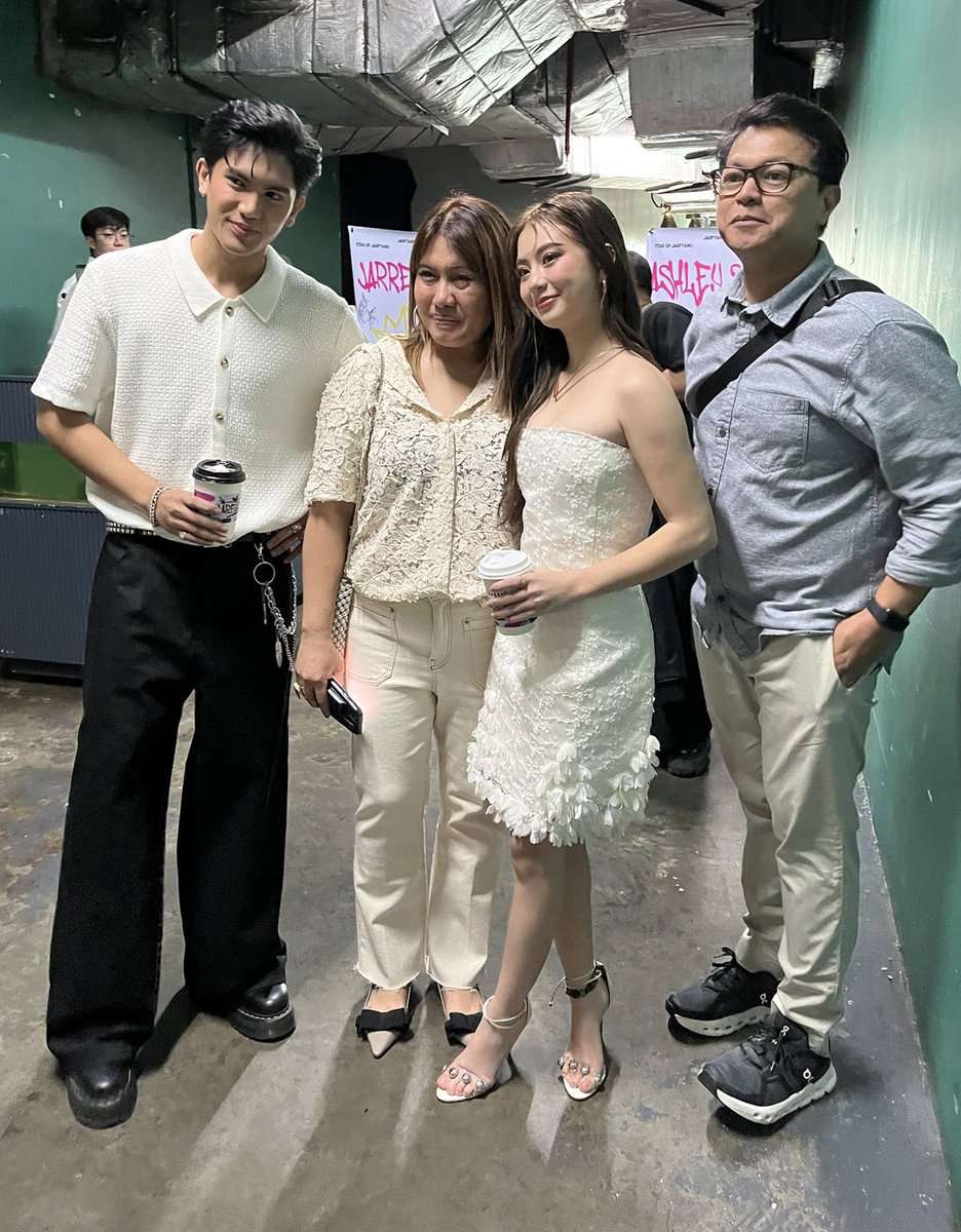 OfficialKpex's tweet photo. Is this a sign? 🥹

#JarFyang with Jarren’s parents! 🥰 #PBBGen11

📷 JARFYANG NATION https://t.co/U8GSsGoRop