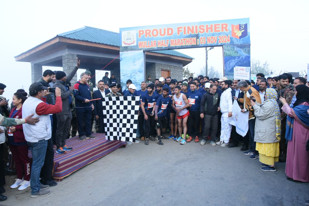 BSF_Kashmir's tweet photo. BSF Kashmir, in collaboration with Bandipora administration, hosted the 'Wular Half Marathon' today! Over 700 runners, including local youth & brave Bordermen, ran for the conservation of Asia's 2nd largest freshwater lake. #RunWithBordermen #WularLake #SaveWular https://t.co/UKvwTFAJ5H
