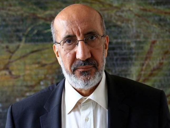 Abdurrahman Dilipak'tan, AK Parti Türkiye'si özeti:

"İnsanlar hem siyasi, hem de iktisadi olarak önlerini göremiyor. Yarınlarından emin değiller. Aileler dağılmaya devam ediyor. 

Fuhuş, kumar, uyuşturucu, rüşvet, torpil, yolsuzluk, çeteleşme, adaletsizlik, ehliyet ve liyakat