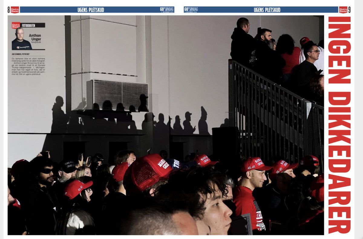 Jan Sommer (@jsjsfrede) on Twitter photo Ingen dikkedarer
Du behøver ikke et stort kamera med lang optik for at være fotograf.
Anthon Unger fik kun lov til at tage sin telefon med til et Donald Trump-vælgermøde i Michigan, men han har taget et foto, der er enkelt og tredimensionelt på samme tid. Det er ugens pletskud. Ingen dikkedarer
Du behøver ikke et stort kamera med lang optik for at være fotograf.
Anthon Unger fik kun lov til at tage sin telefon med til et Donald Trump-vælgermøde i Michigan, men han har taget et foto, der er enkelt og tredimensionelt på samme tid. Det er ugens pletskud.