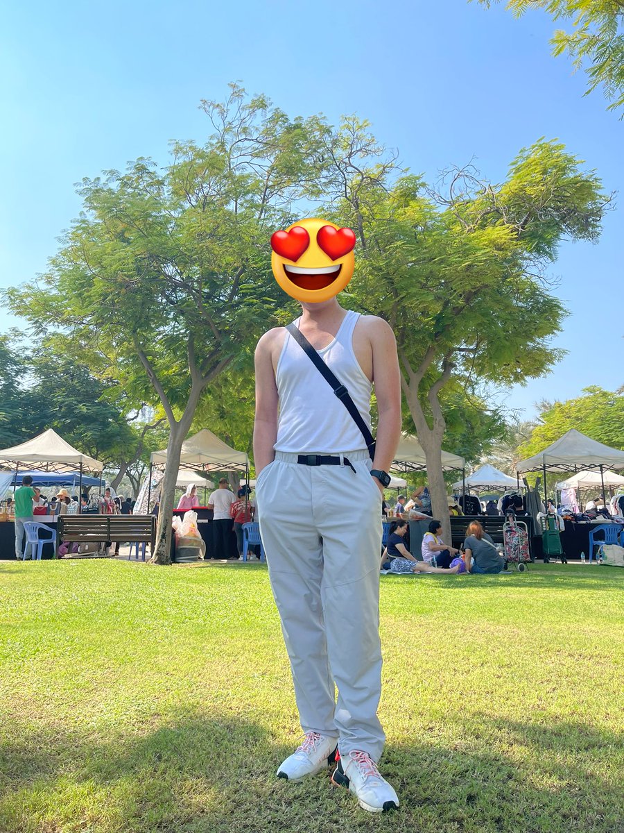 Tantan88775's tweet photo. Waiting for you🤣🤣
#ZabeelPak https://t.co/Q7Ih0QiAP2