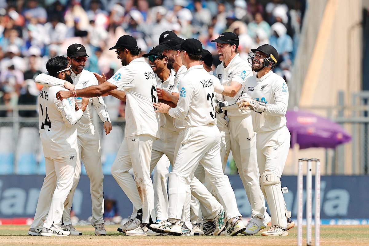 WasimJaffer14's tweet image. No praise high enough for this achievement from NZ. Possibly the greatest moment in NZ Cricket history. They outplayed India in every department in the toughest place to come and win, and deserve all the accolades and respect. Well played @BLACKCAPS 👏🏻👏🏻 #INDvNZ