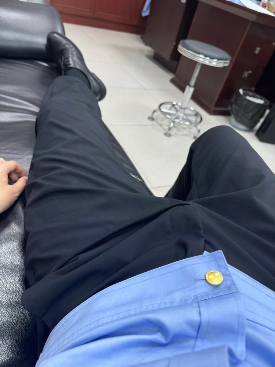 luqingfeng_'s tweet photo. Tired https://t.co/EYq71ihze9