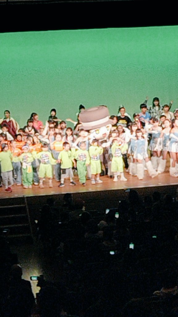 kitakubuyanmada's tweet image. お子ダンサー達に埋め尽くされるしぶさわくんの幸せを噛みしめる

#しぶさわくん #きたく部 #DFINE