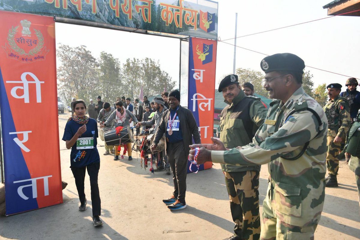 SoulfulSimran's tweet photo. BSF #Kashmir organized the #WularMarathon to promote the beauty and conservation of #WularLake. Over 600 participants competed in this for supporting conservation and sportsmanship.
#SaveWular #YouthEmpowerment
#INDvNZ #retire #RohitSharma #BhaiDooj #whitewash #USElection2024 https://t.co/jQ49cN9pjn