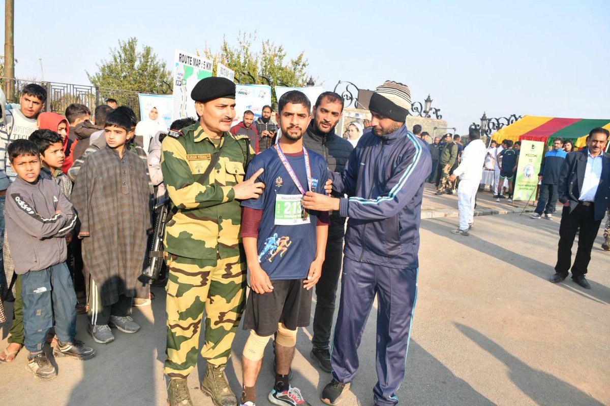 SoulfulSimran's tweet photo. BSF #Kashmir organized the #WularMarathon to promote the beauty and conservation of #WularLake. Over 600 participants competed in this for supporting conservation and sportsmanship.
#SaveWular #YouthEmpowerment
#INDvNZ #retire #RohitSharma #BhaiDooj #whitewash #USElection2024 https://t.co/jQ49cN9pjn
