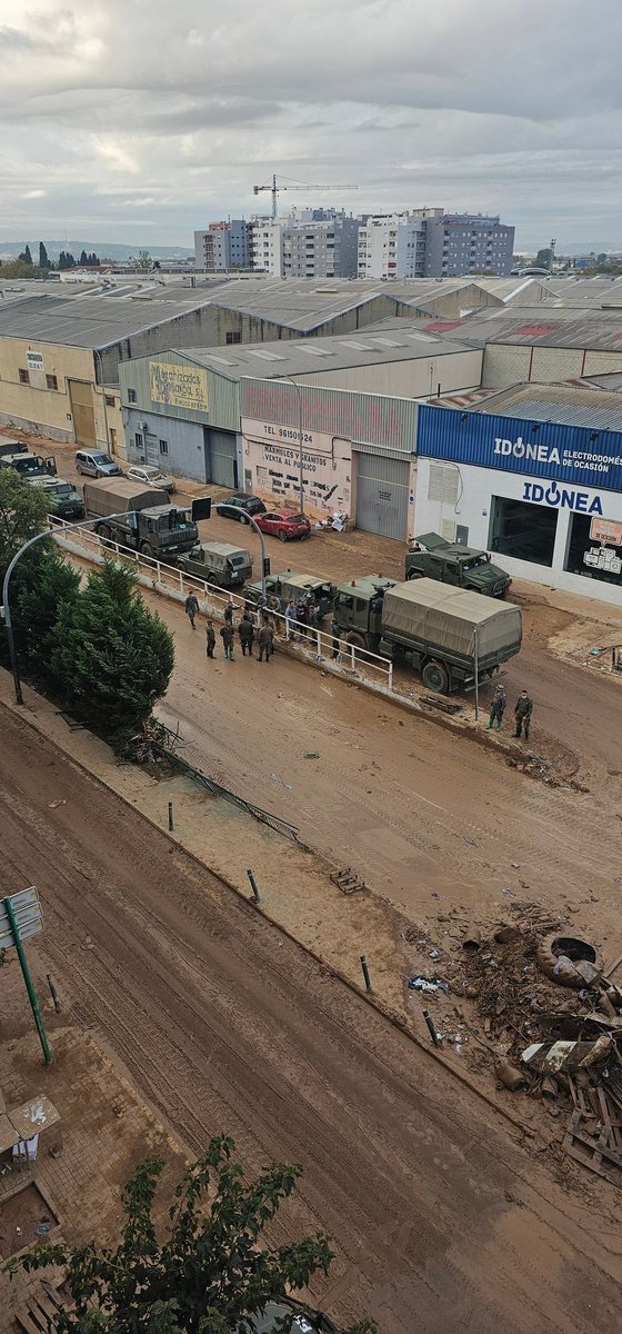 jesure9's tweet photo. Acaba de llegar el ejército a Aldaia https://t.co/JRXYbgq7AT