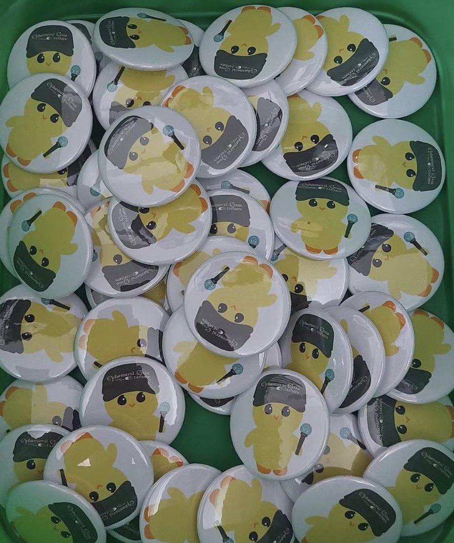 Hello fellow Shawols &amp; Taemmates! I’ll be giving away some button pins during the concert. 💛🐣

I’ll also prepare a special giveaway of limited quantity and will be trading those😊 Let me know if you’re would like to trade. 🫶🏼

#TAEMIN 
#Ephemeral_Gaze 
#Ephemeral_Gaze_IN_MNL