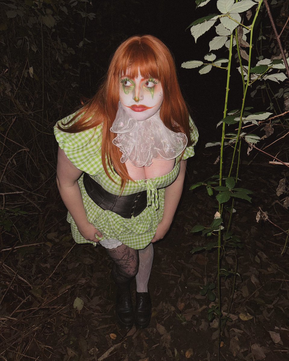 lithicalsttv's tweet photo. Happy clownoween bitches https://t.co/6ukRrM9Qx3