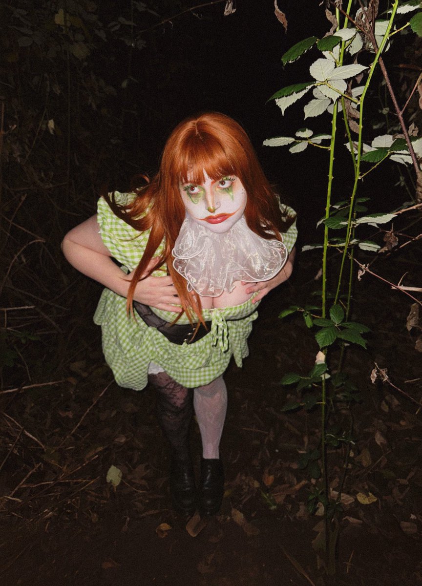 lithicalsttv's tweet photo. Happy clownoween bitches https://t.co/6ukRrM9Qx3