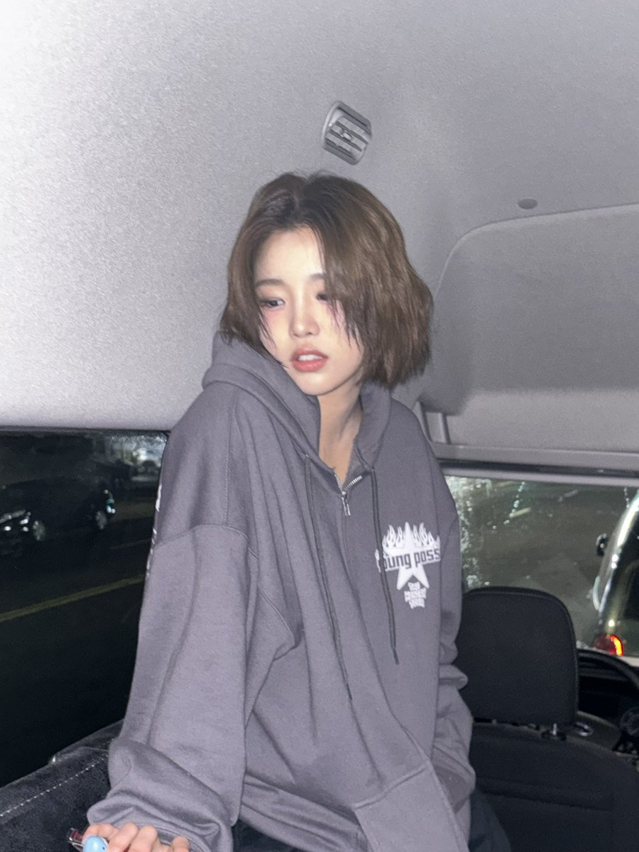 LA girl💋
(차는 정차 중…)

#YOUNGPOSSE #정선혜 #SUNHYE #LA