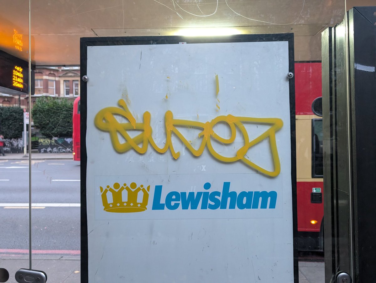 LondonHCblog's tweet photo. Bus stop G opposite New Cross Bus Station
#Whiteguy, #Ginger, #Beard, approx 5ft9, #Greencap #Bluecoat, #Greytrousers #whitesocks #blacktrainers
Do you recognise the tag? Do you know the tagger? #yelllowtag
@TfL @MPSLewisham @LewishamCouncil https://t.co/JmUl8qvCdL