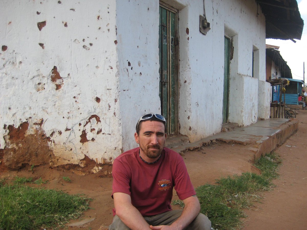 travelstustring's tweet photo. Day 3: In the lead up to the release of my book, each day, I'll be sharing some of my favourite pictures from my travels and life in Africa ๐
๐ฌ๐ญ Cape Coast Fort
๐ท๐ผ On the shores of Lake Kivu
๐น๐ฟ Weary after a long bus trip
๐ฒ๐ฑ Fetish items in Bamako
#EverythingAllOfTheTime https://t.co/pKt4sg2lp6