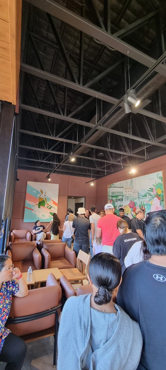 Clintonadavy's tweet photo. This only part of the line at Starbucks in peara waters https://t.co/M89xe1lfOv