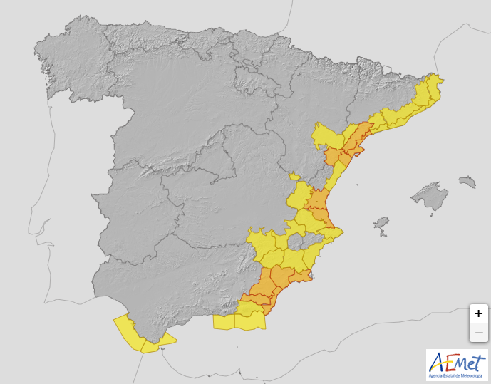 DGTes's tweet photo. ⚠️Arranca la jornada de domingo, y hay previsión de lluvias en varios puntos:

🟠Aviso naranja: Zonas de Murcia, Cataluña y Comunitat Valenciana.

🟡Aviso amarillo: Costa gaditana y zonas del mediterráneo.

📢infórmense de la situación en @AEMET_Esp antes de salir a la carretera. https://t.co/O97aQ0c3sW