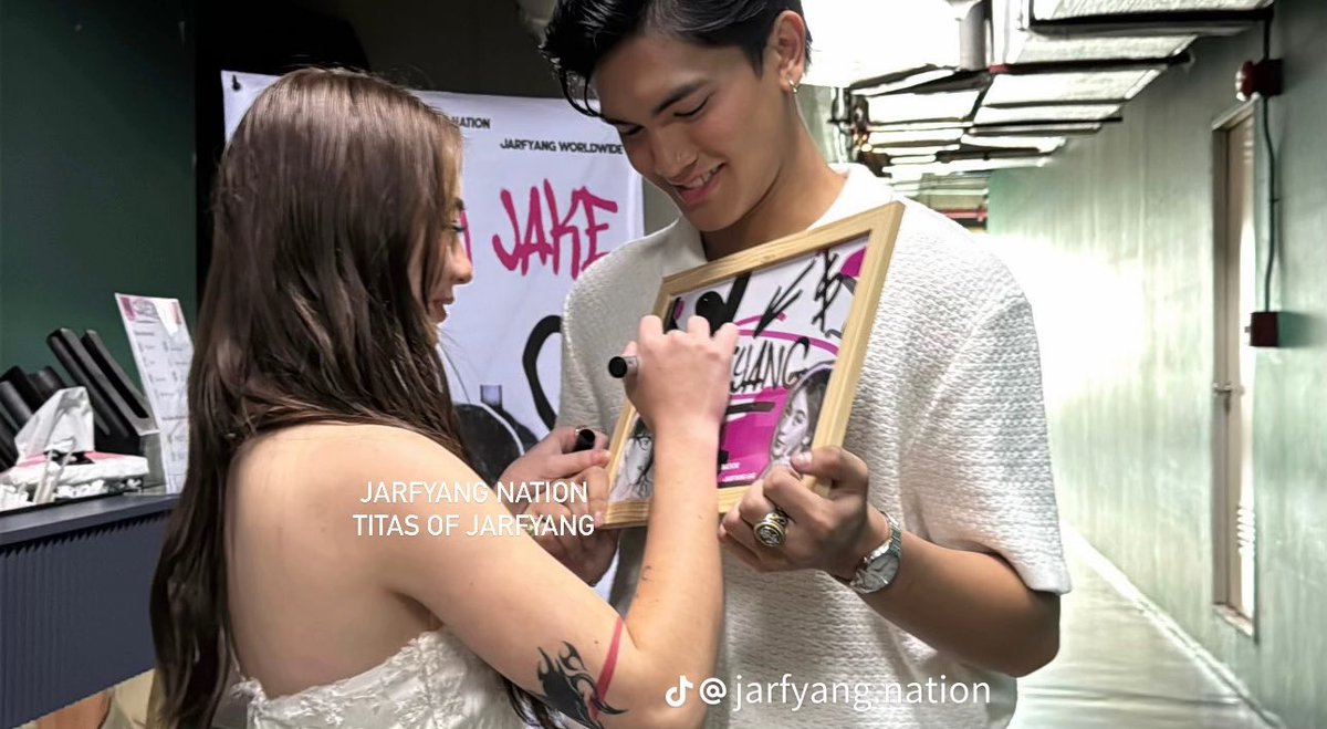JarFyangNation1's tweet photo. smiley jarfyang!! 🫂💗

JARFYANG ON ASAPride https://t.co/30SVogs7zA