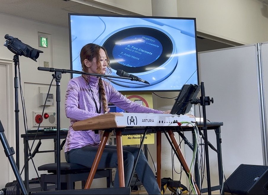 FujiokaKurumi's tweet image. 本日の「東京楽器博2024」シンセサイザーステージ
#ARTURIA #AstroLab デモンストレーション
見てくださった皆様ありがとうございました！ 
駆け足で詰め込んでしまいましたがお楽しみいただけましたでしょうか？
本日演奏した「KURUMIKI」楽曲は↓に載せております!
そちらもぜひご覧ください！