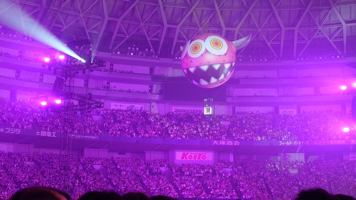Ksolashido66's tweet photo. 先週YOASOBIのライブ行きました！
好きな歌ほぼ歌ってくれて滅茶苦茶楽しかったです！チケット取れたら東京にも行こうと思います！

#YOASOBI超現実 
#YOASOBI https://t.co/H3yc3V0Xiz