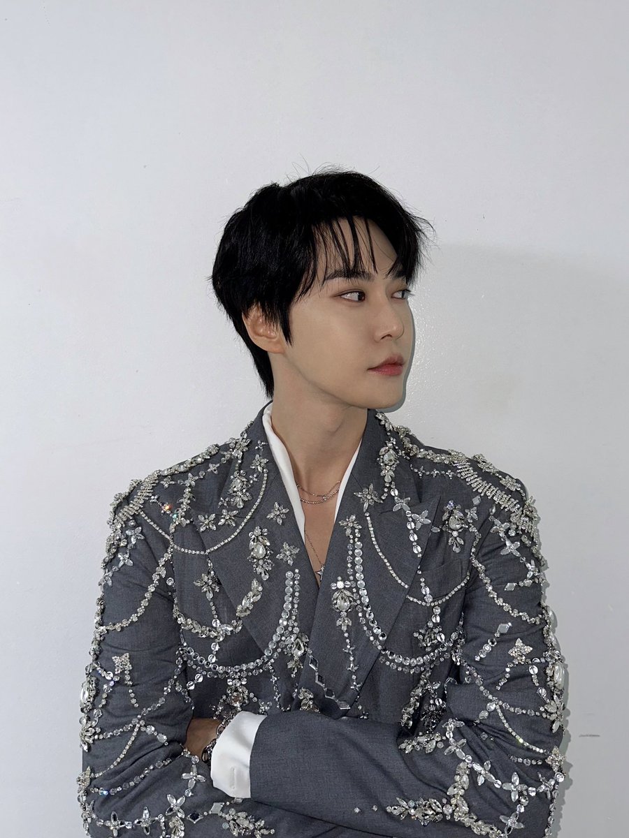 NCTsmtown's tweet photo. 시리도록 눈부신 그 모든 순간을 위해🎤🍀

#DOYOUNG #도영 #Dearest_Youth
#DOYOUNG_Dearest_Youth
#NCT #NCT127 https://t.co/X1rxiFsobY