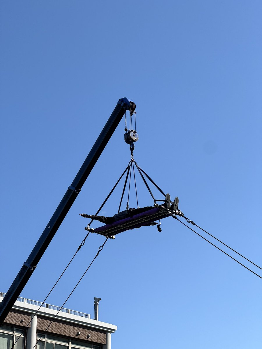 Arv100
200人シンバラー、特にリーダーを務めさせていただいたBチームの皆様、最高な演奏をありがとうございました！
ぶっ飛んだ凄まじいイベントでしたね。
∈Y∋さんの儀式感満載の指揮、和田くんの屋形船ドラム、ブチ上がりました。

#Arv100 #荒川ロックゲート