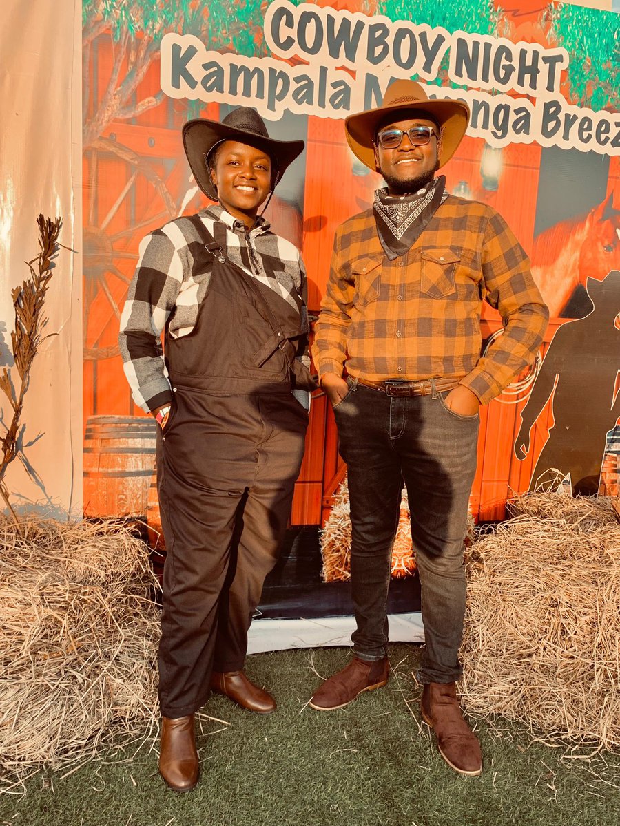RotaractClubVU's tweet photo. How did you spend your Friday, we spent ours with our mother Club @MuyengaBreeze at the Cow Boy Night. We Rocked
#WeAreRacVu
#CowBoyNight https://t.co/BpDjNiBxGl