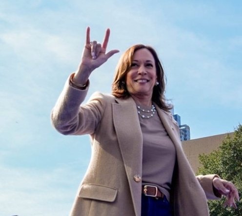 Who will become the President of America?

RETWEET: Kamala Harris
LIKE: Trump
#USElection2024
