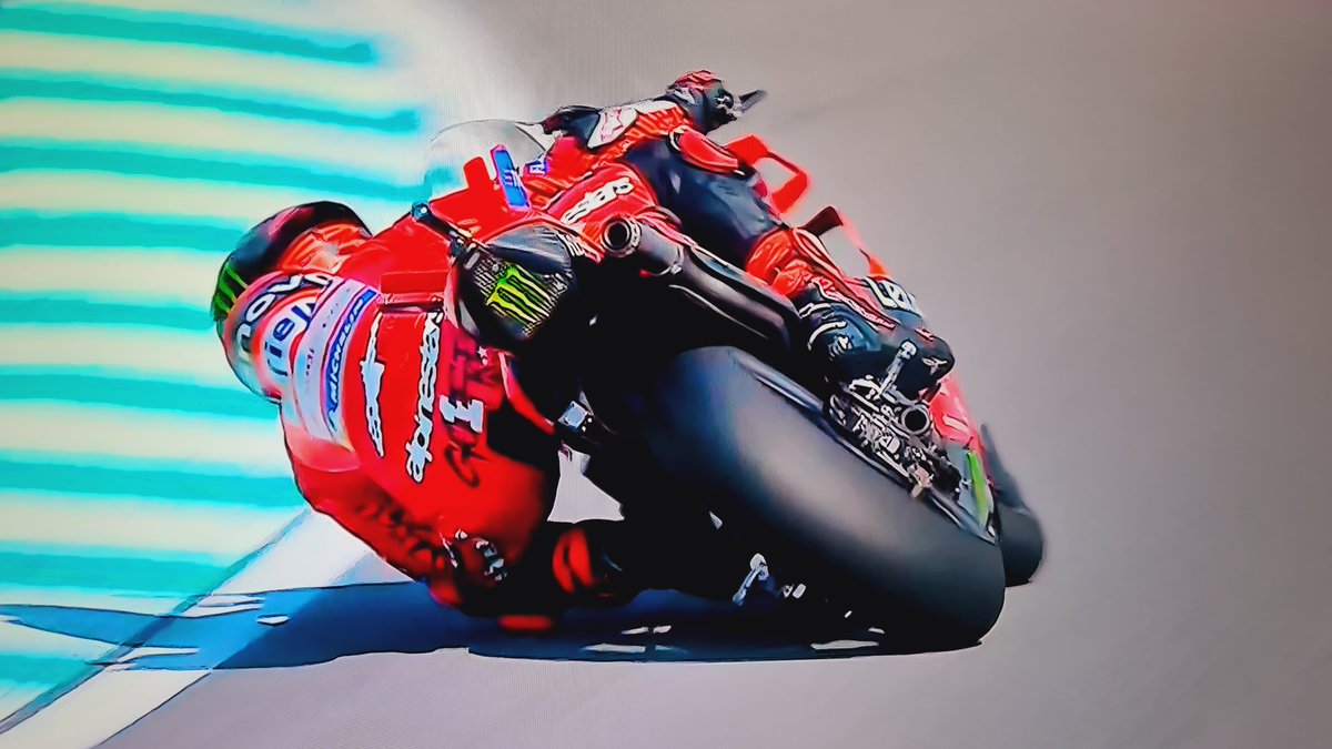 zHenjo99's tweet photo. Per Pecco vittoria numero 28 in #MotoGP 

Solo 6 piloti nella storia hanno vinto 10 gare in stagione. 
Oltre #Bagnaia ci sono le leggende Agostini, ValeRossi, Marc Marquez, Stoner e Doohan

#MalaysianGP #SkyMotori #3Novembre https://t.co/mMsqWac8aW