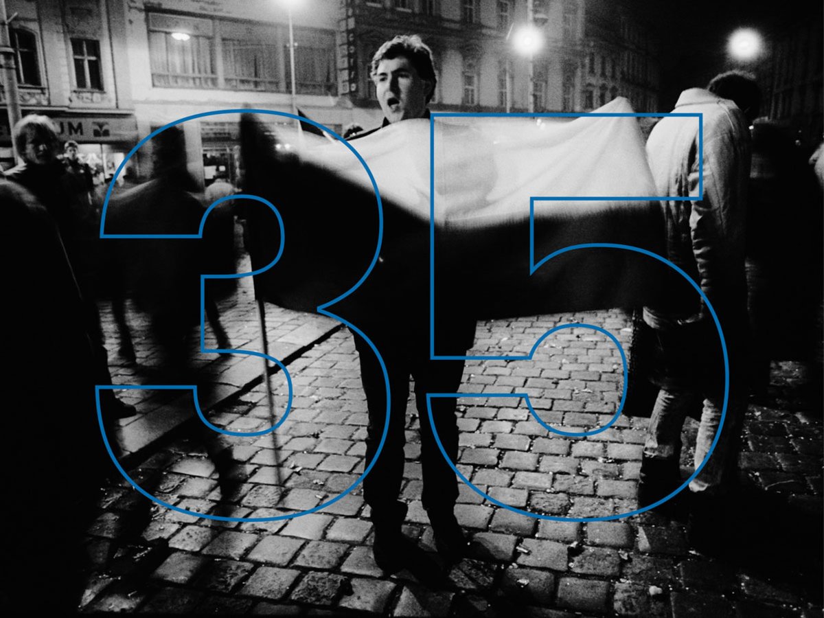 17. listopad ✌️
Připomeňte si letošní 35. výročí sametové revoluce společně s naší univerzitou během programu, na kterém se podílejí i někdejší členové studentského stávkového výboru. 
Podrobnosti tady 👉 zurnal.upol.cz/nc/zprava/clan…