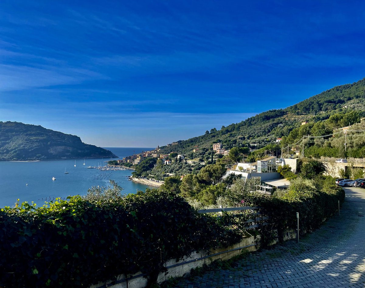 enzomazza's tweet image. #earlyrunning Portovenere