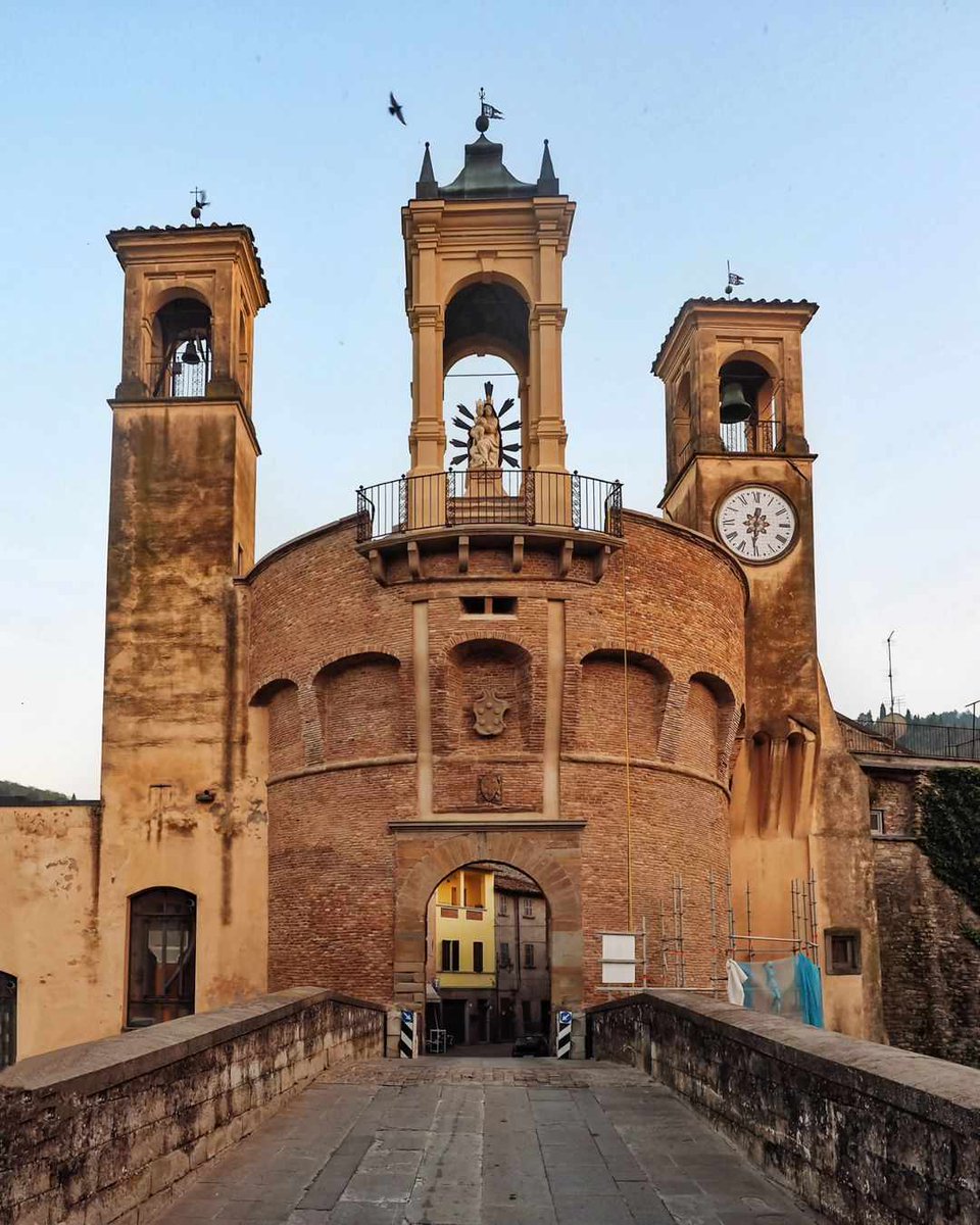 turismoER's tweet photo. Domenica a #Modigliana (FC), passeggiando tra storia e natura🌿
Ph. mark.trob | #inEmiliaRomagna #italianvillages https://t.co/bjrbx71BmP