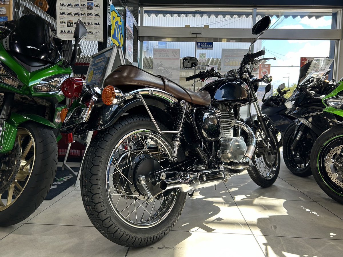 MFD41264038's tweet photo. W250/KAWASAKI
走行距離:16,582km
逆輸入車!希少なWシリーズ!
前後タイヤ新品交換してます!
レトロなデザインでSRやメグロ好きの方にも
おすすめ出来る1台です!🏍️
希少な車両になりますのでお早めにご検討ください!
https://t.co/m54w8QE08J
#KAWASAKI #W250 #エストレヤ https://t.co/PLY6wZ6AxG