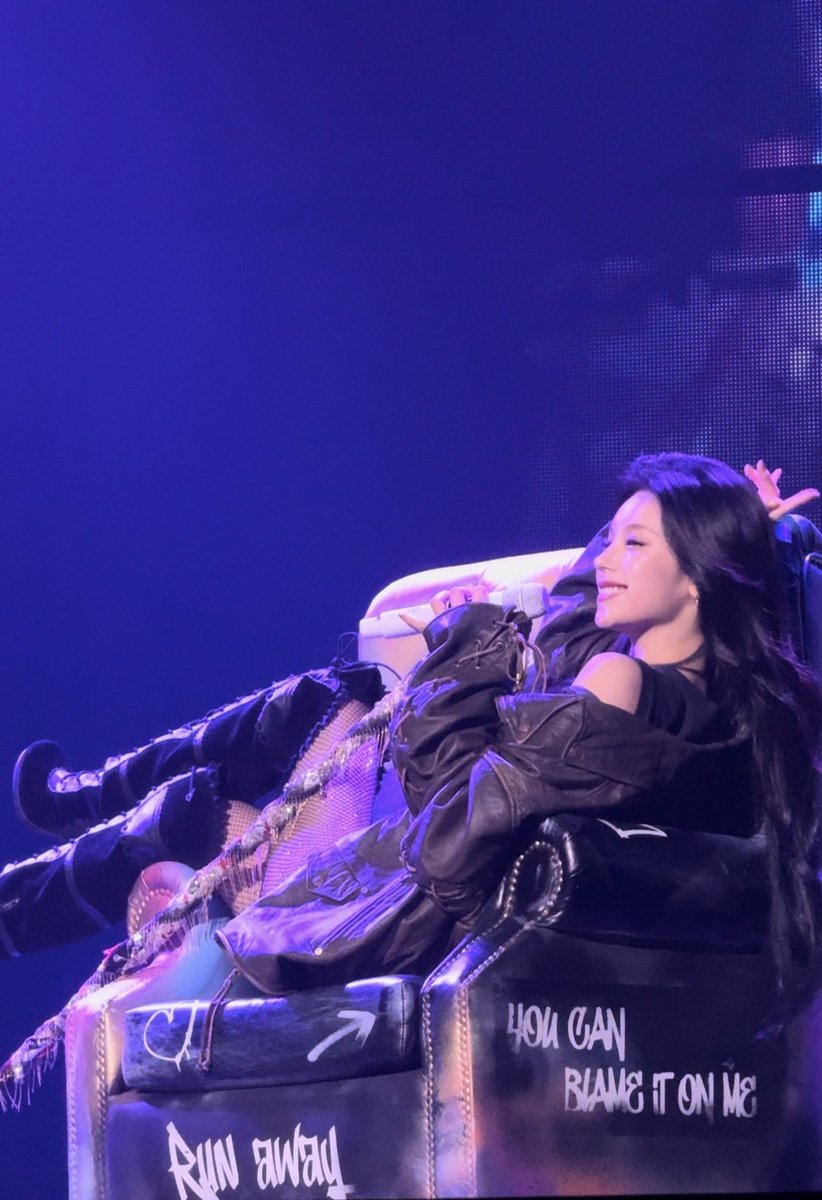 아이폰 기카 << ㅅㅂ 폰카 예지님 권력미쳣네ㅋ
미녀락스타가 구미호라니 미소에 최종함락....
weibo.com/6995618163/509…