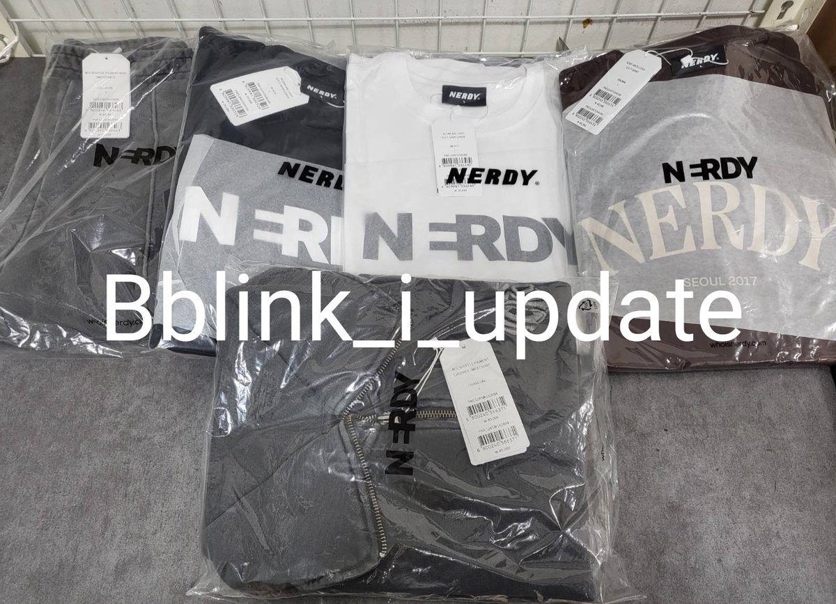 Bblink_i's tweet photo. อัพเดทเมยังรับพรีของเหมือนเดิมนะคะ  📢
 
รับพรีสินค้าตลอดน๊าาา  รับมัดจำ รับบัตรเครดิตเหมือนเดิม ก่อนหน้านี้จะเน้นอัพเดทหลังบ้านเป็นหลักน๊าา 🫶🏻
 
 ตอนนี้กลับมารันเต็มระบบแล้ว ฝากด้วยนะคะ 🫡

✨ไม่รับกดสินค้าที่นำเข้าที่ต้องใช้เลขเสียภาษีนะคะ

#อัพเดทBblink https://t.co/a6HGL0O4gy