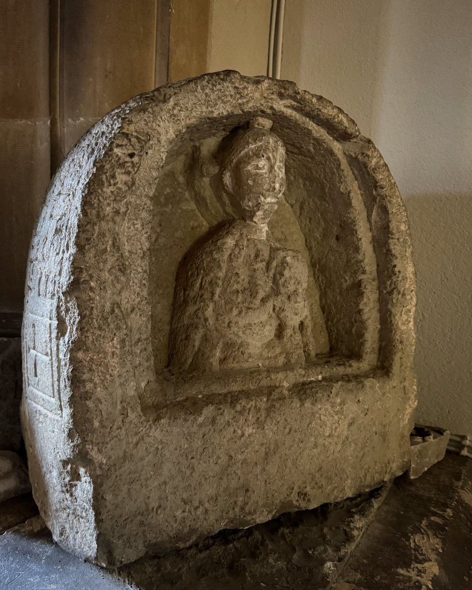 MementoRoma's tweet photo. Very rare Anglo-Saxon memorial at Whitchurch, Hampshire

It shows Christ holding a book &amp; has an inscription across the top saying ‘Here lies the body of Frithburga, buried in peace’

She may have been a nun at nearby Wherwell Abbey https://t.co/qGefwNVDBF