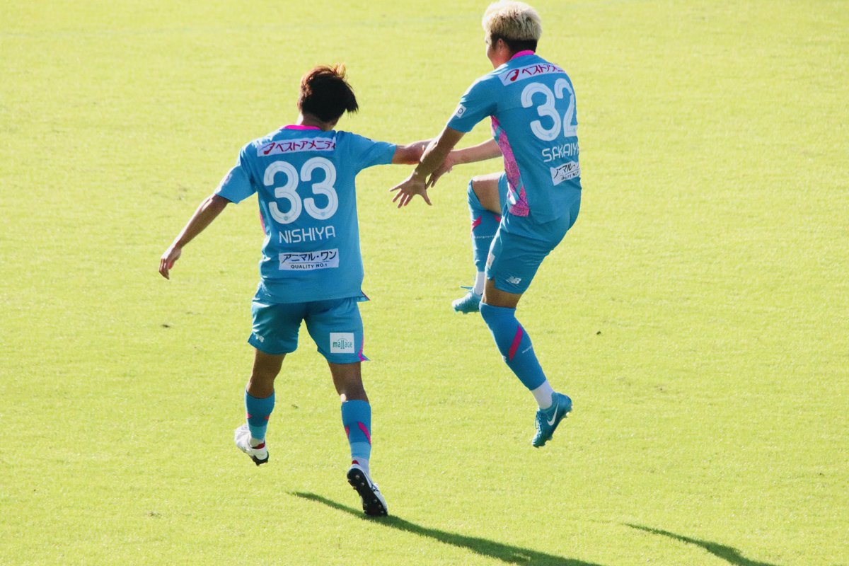 fumikun0203's tweet image. ゴール決まってウッキウキの西矢と堺屋が可愛すぎたので見てください🥹

#サガン鳥栖 #西矢健人 #堺屋圭介