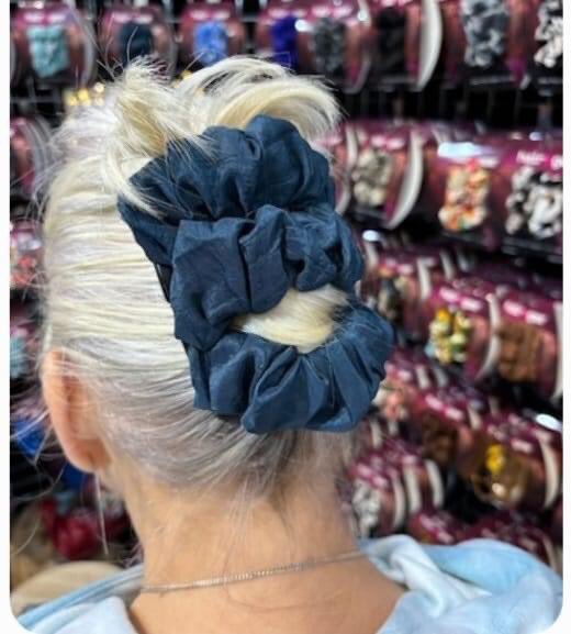 OriginalHairgem's tweet photo. This lady very happy with her updo secured with a double comb fabric สแดษชส ษขแดแด at the #CreativeCraftShow ๐งโ๐๐๐yesterday! #NECBirmingham ๐ฑ๐ปโโ๏ธ https://t.co/PtBFYZ7rwc open too!
#UKGiftHour #Christmasgifts ๐ #EtsyStarSeller โ
#etsyfavorites ๐ซถ๐ผ https://t.co/Ynb3BaXI3C