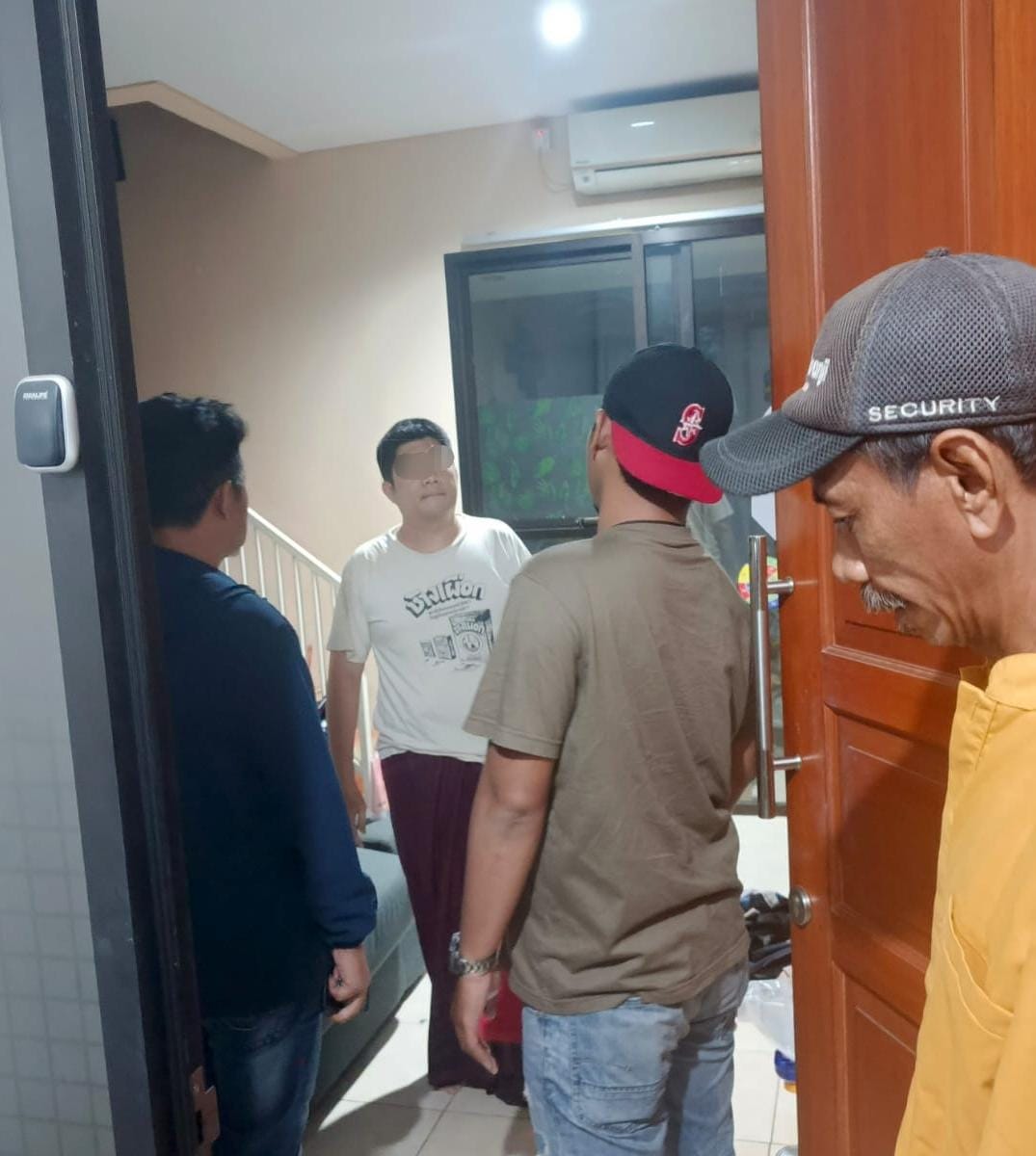 Penangkapan semalam, karyawan Komdigi yang melindungi JUFOL. Berpenghasilan 6 milyar/bulan, cukup lulusan SMK...