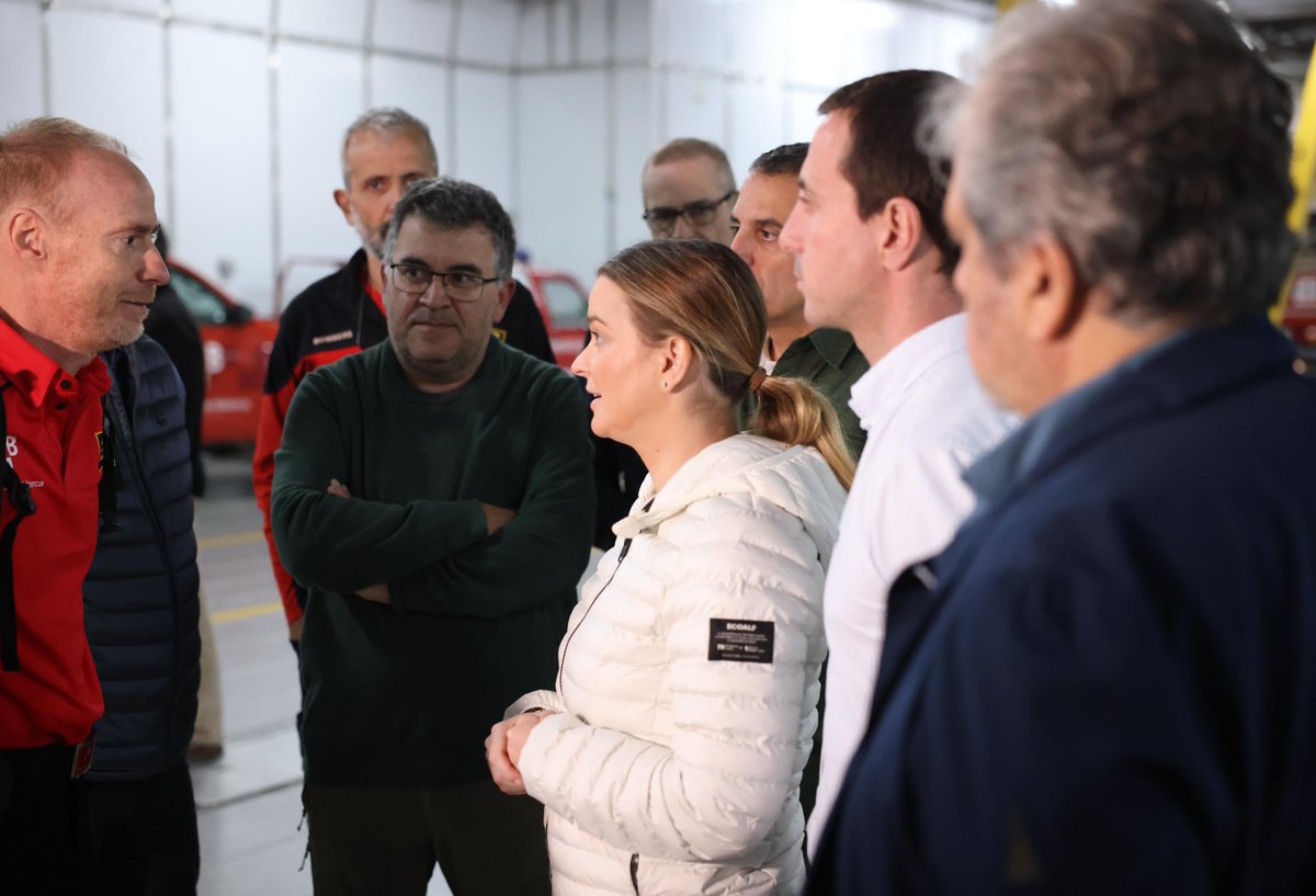 Els efectius de les Illes, entre els quals hi ha un equip d'<a href="/AgriculturaGOIB/">Conselleria d'Agricultura, Pesca i Medi Natural</a>, han partit avui dematí cap a la Comunitat Valenciana per ajudar en les tasques de neteja i de rescat a les zones més afectades per la #DANA. Infinites gràcies per la vostra col·laboració i solidaritat.