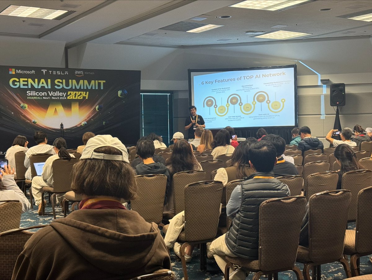 topnetwork_top's tweet image. Steve @stevetopnetwork delivered a keynote today on the GenAI stage, introducing the TOP AI Network—a #decentralized #model platform that is developer and enterprise-friendly. 🙌

Users can host models, fine-tune, and create their own custom AI models on the platform.

🔥Stay…