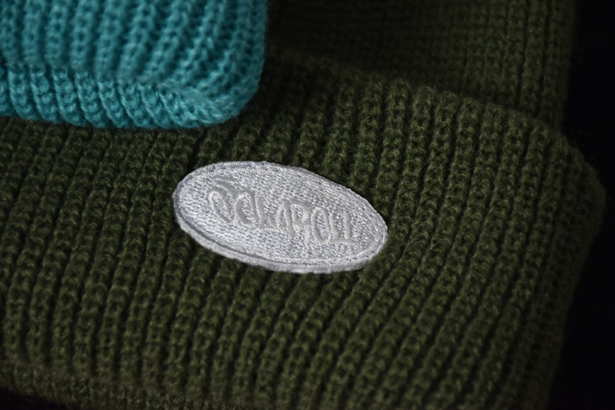 【NEW ITEM】
SCLARCH BEANIE 2024
今年のオススメになりそうなニット帽販売開始します。
新しいワッペン良くないですか？？
伸び縮みするので対応する大きさの幅が広いです。
是非店舗、通販サイトにてお買い求めください。