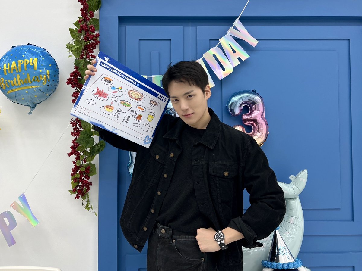 Official_MX_jp's tweet photo. 📸
241103 #モンスタエックス #ミニョク
誕生日記念 YouTube LIVE 終了✨

久しぶりにMONBEBEと過ごすことができてとても幸せな誕生日でした🎂🥳
祝って下さった #MONBEBE の皆様ありがとうございます💙
また会いましょう👋

#MINHYUK
#MONSTAX #MONSTA_X
#HBDtoMINHYUK
#고래처럼_큰사랑을_민혁이에게 https://t.co/S0G44sPjjb