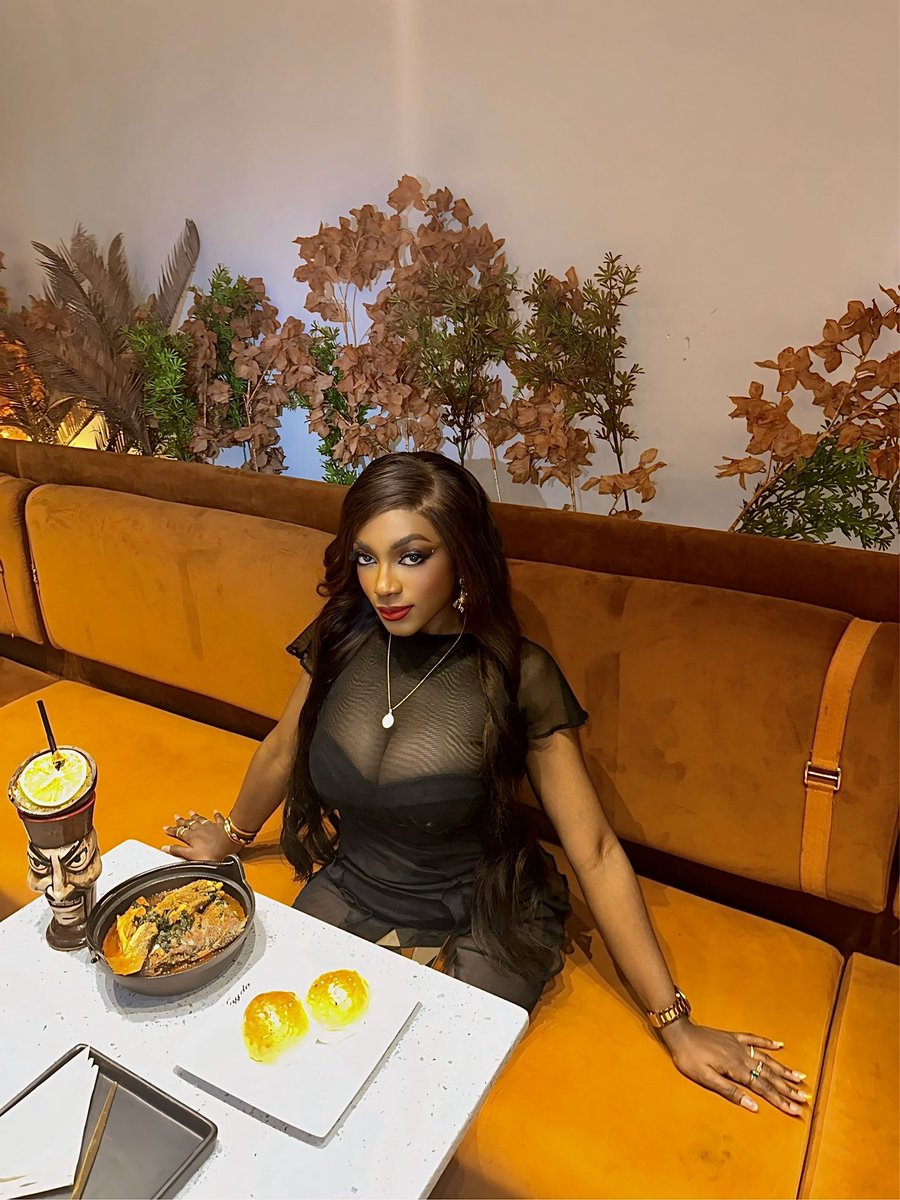 milli_cent_'s tweet photo. &amp; happy birthday to me! 🎂🖤 https://t.co/LIrZykL7er