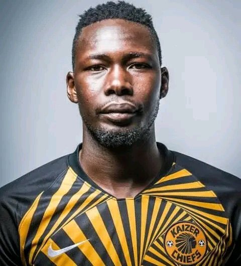 next_trend's tweet image. Mathoho faces repossession of his car due to non-payment.

According to Sunday World, Standard Bank has taken legal action against former Kaizer Chiefs defender Mulomowandau Mathoho in order to repossess his VW Polo sedan. 
#NextTrend