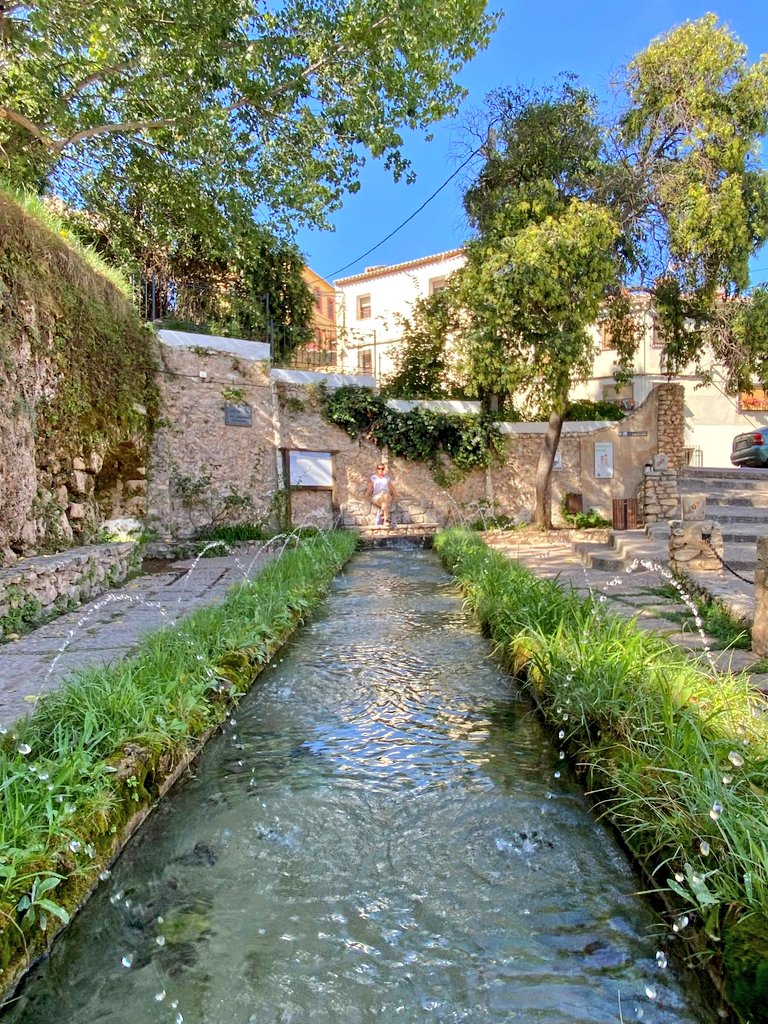 enunlugardelah1's tweet photo. 🍋 🧵 Con Letur🧵

Hace unos meses visitamos Letur. El pueblo del agua, le dicen. Cuando vas lo entiendes. Es sencillamente maravilloso.

Esta semana una gota fría ha arrasado con parte del pueblo lamentando por desgracia vidas humanas.

Así era #Letur hasta el martes pasado.
⬇️ https://t.co/laXLxm3FYb