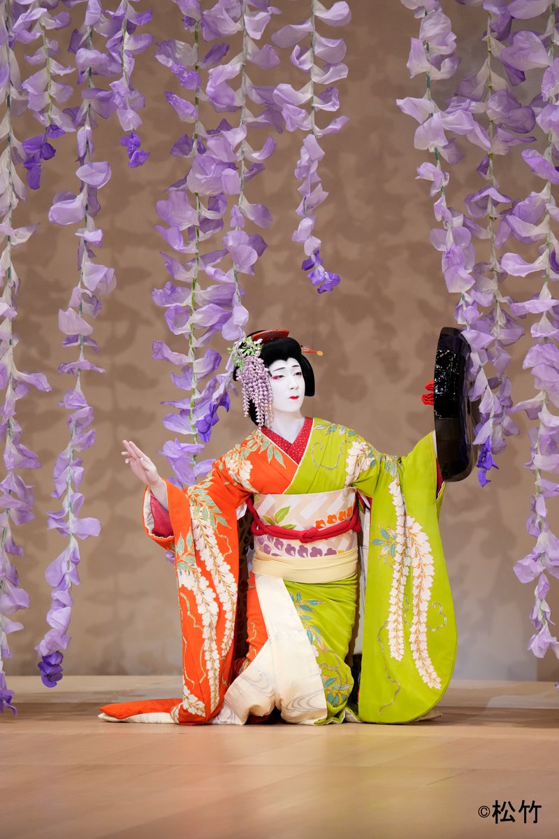 日本舞踊 藤娘 藤 藤花房 紫系 sddefault.jpg