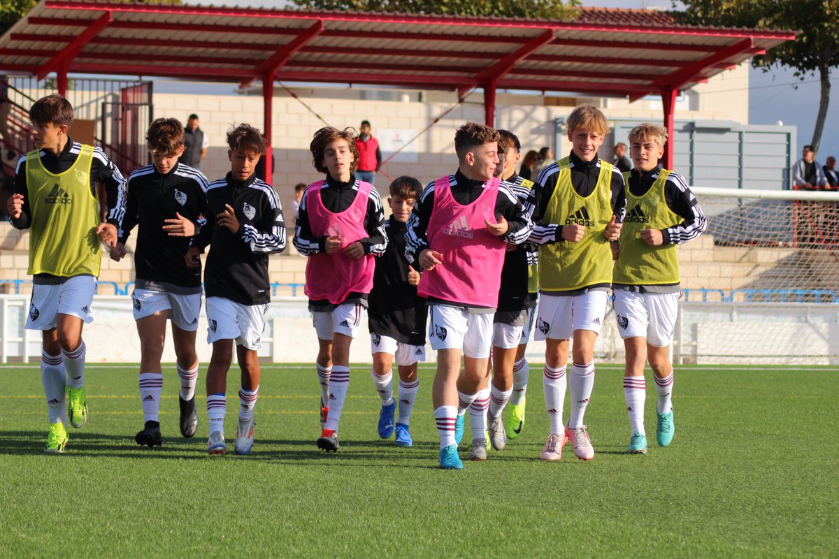 FFCM_es's tweet photo. 🛡️ SUB-14 | 🟩 EXT - CLM ⬜️

🫡 A las órdenes de @VerdejoArnedo, nos ponemos a tono 🔥 

⏰ 10.30h | Sub-14 | 📺 https://t.co/uqeqb4yh1o

#somosCLM | #genCLM | #CampeonesSub14RFEF https://t.co/pHKl8jd8Cg